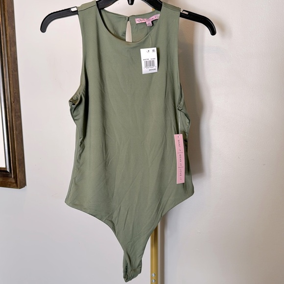 Crave  Fame Women's green Mock Turtleneck Sleeveless Bodysuit Size M - Picture 1 of 8